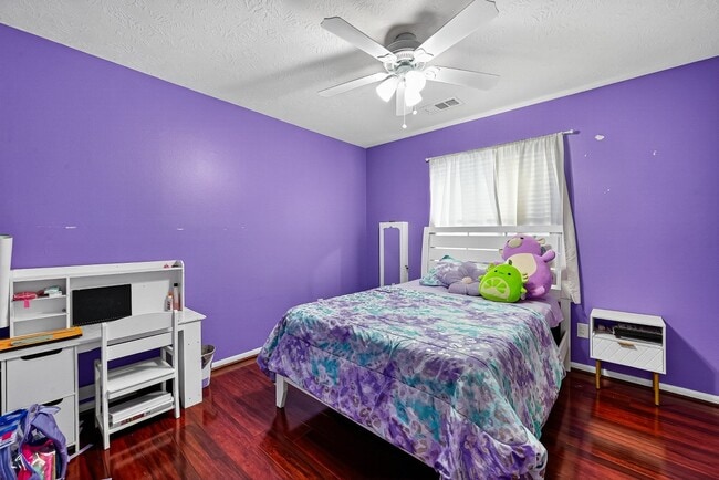 Building Photo - 2506 Parkhaven Dr