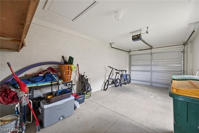 Building Photo - 705 Luisa Ln