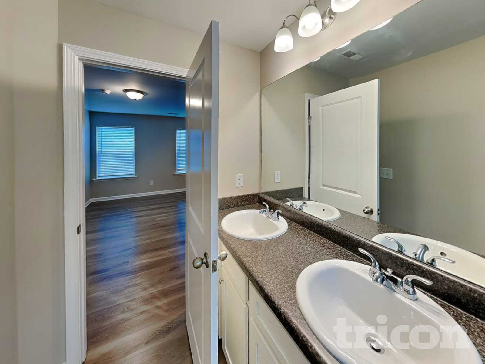 Building Photo - 2275 Wentworth Park Dr