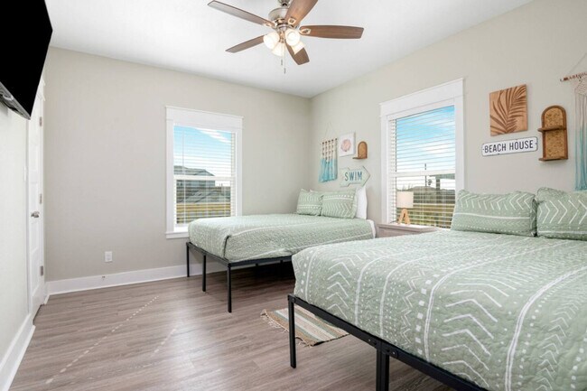 Building Photo - 943 Gulf Shores Dr