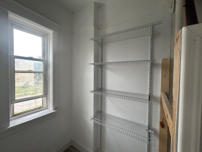 Building Photo - 704 W Garfield Blvd