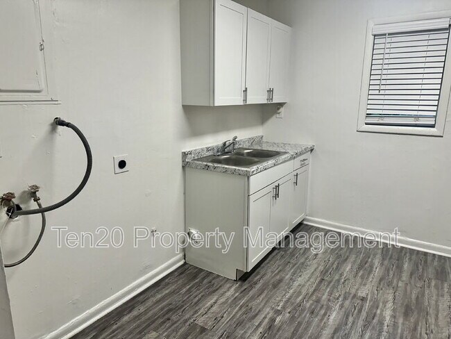 Building Photo - 817 Ragland Ct