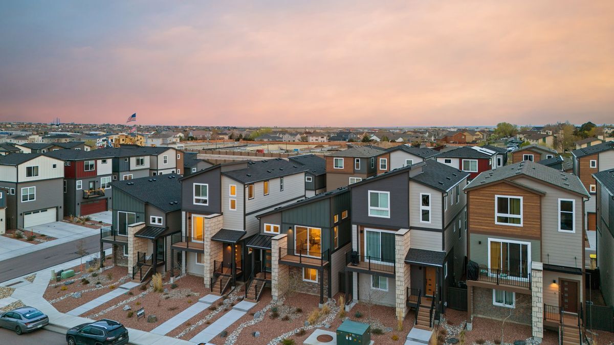 Building Photo - 7371 Hunter Jumper Dr