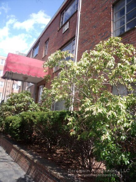 Building Photo - 50 Evergreen St