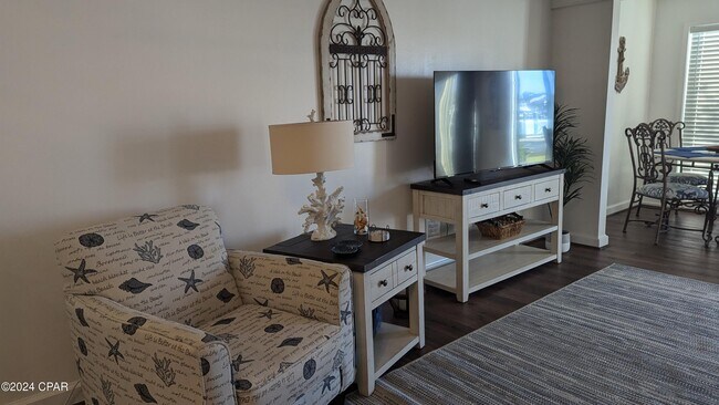 Building Photo - 4726 Bay Point Rd