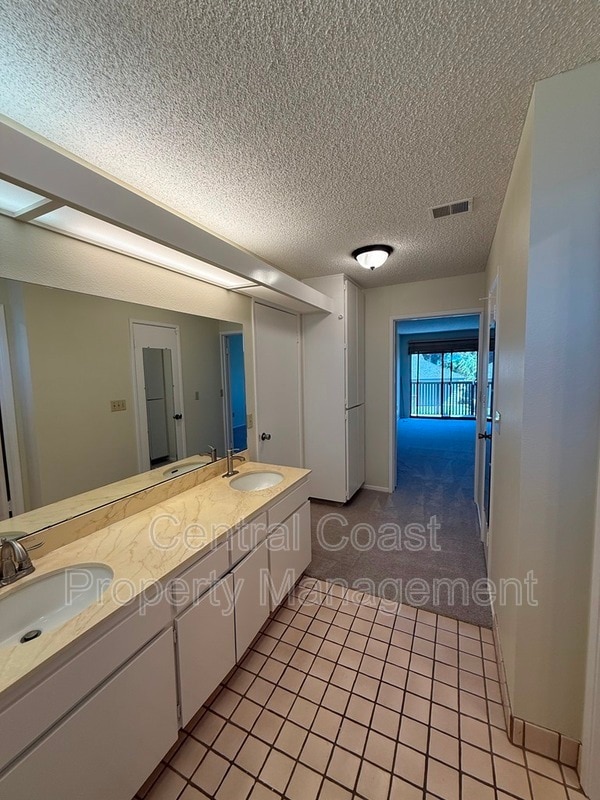 Building Photo - 1360 Josselyn Canyon Rd