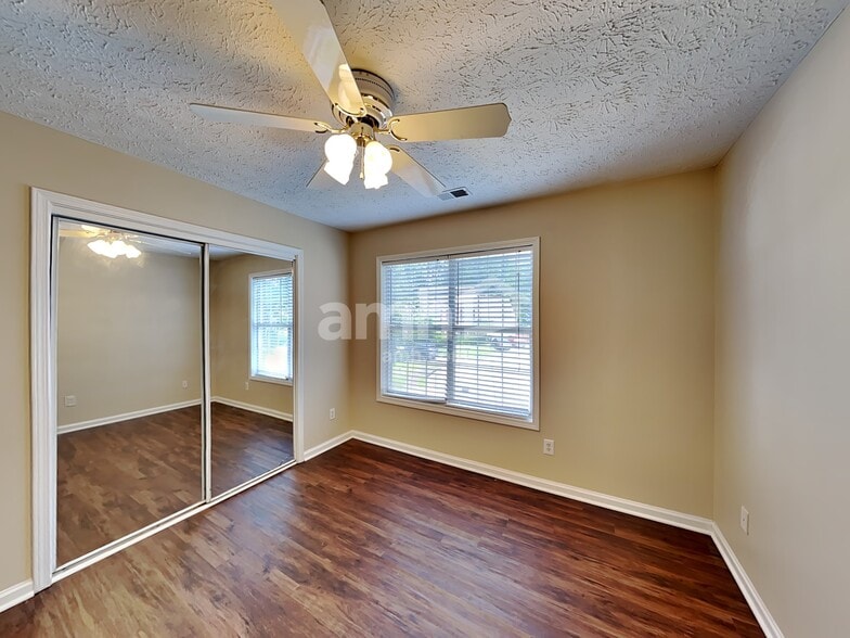 Building Photo - 2380 Sailor Ln