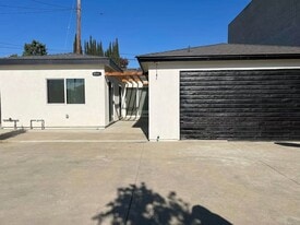 Building Photo - 9511 Gidley St
