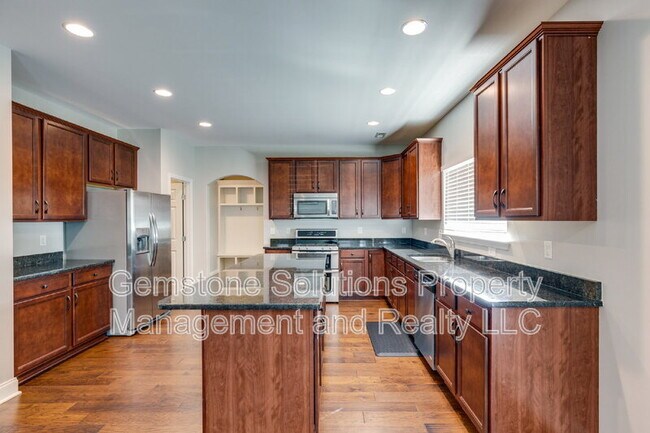 Building Photo - 2605 Paddock Park Dr