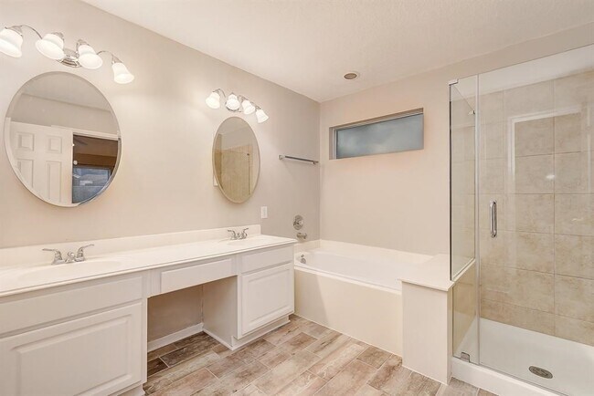 Building Photo - 3026 Silver Spring Trail