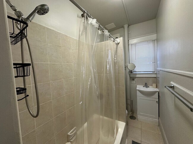 Building Photo - 54 Division St