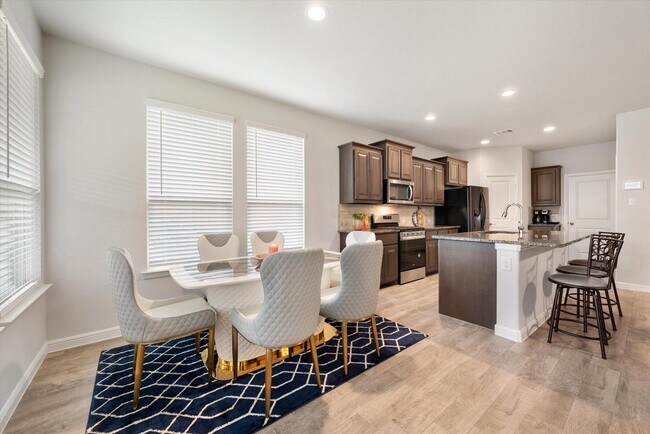 Building Photo - 305 Running Water Trail