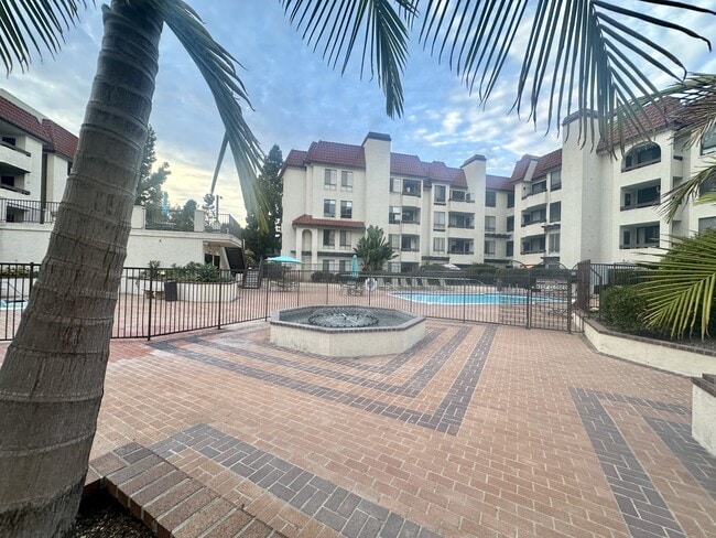 Building Photo - 5865 Friars Rd