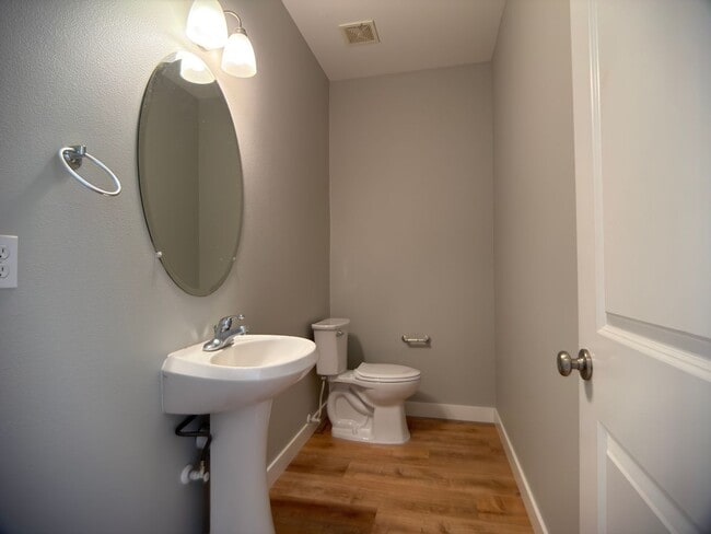 Building Photo - 3608 NE 42nd St