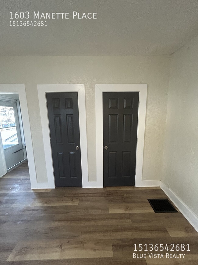 Building Photo - 1603 Manette Pl