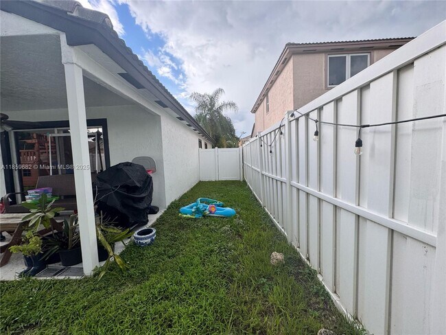 Building Photo - 1642 NW 143rd Way