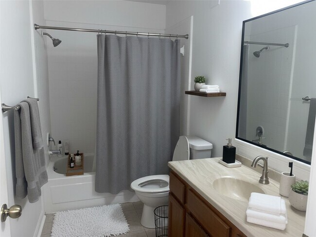 Building Photo - 6500 Sands Point Dr