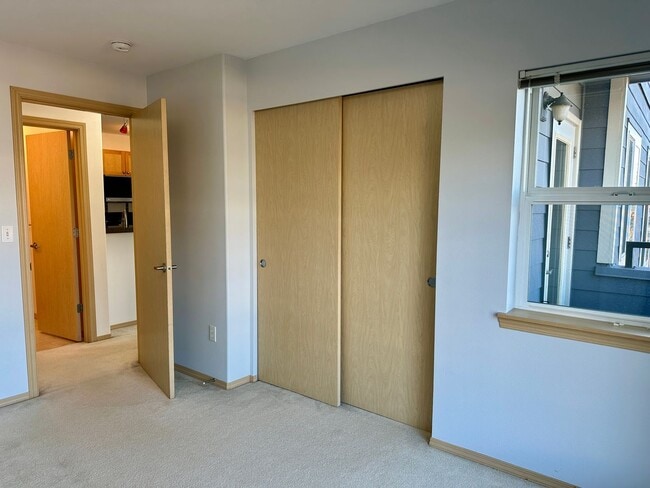 Building Photo - 2 Weeks Free Rent at Wonderful Greenwood 2 Bed/2Bath