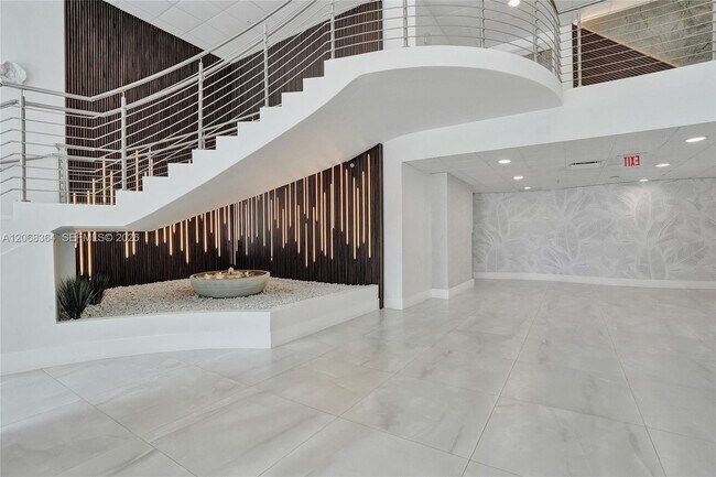 Building Photo - 3000 S Ocean Dr