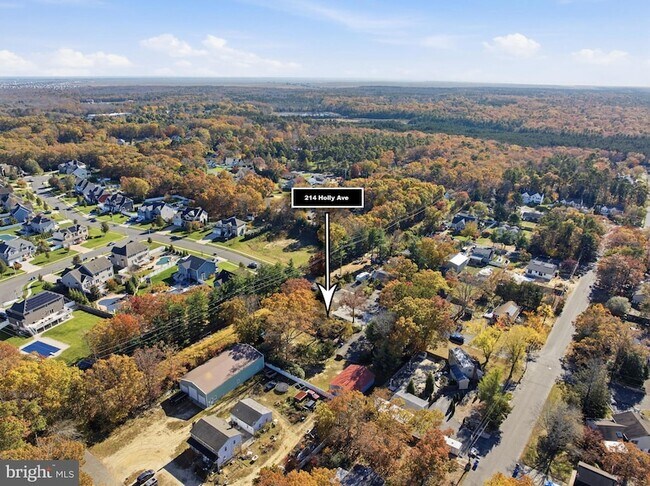 Building Photo - 218 Holly Ave