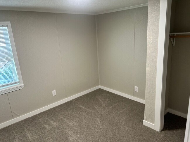 Building Photo - 3706 Griffin St