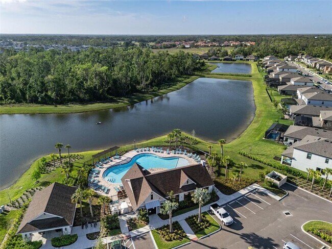 Building Photo - 13029 Oak Hill Way