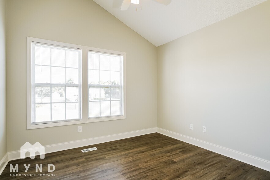 Building Photo - 54 Pedernales Dr