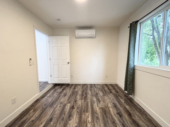 Building Photo - 436-436 S 800 W
