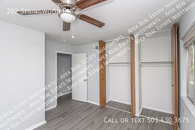 Building Photo - 202 Springwood Dr