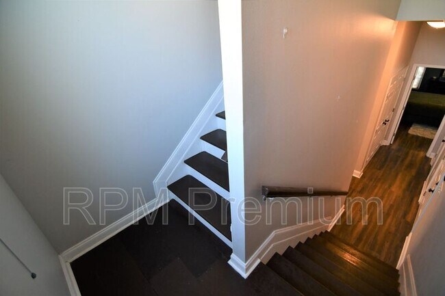 Building Photo - 2582 Boudreaux Ave