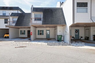 Building Photo - 2219 9th St SE