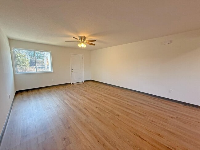 Building Photo - 8125 N Brown Station Rd