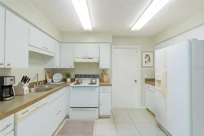 Building Photo - 24 Buck Cir