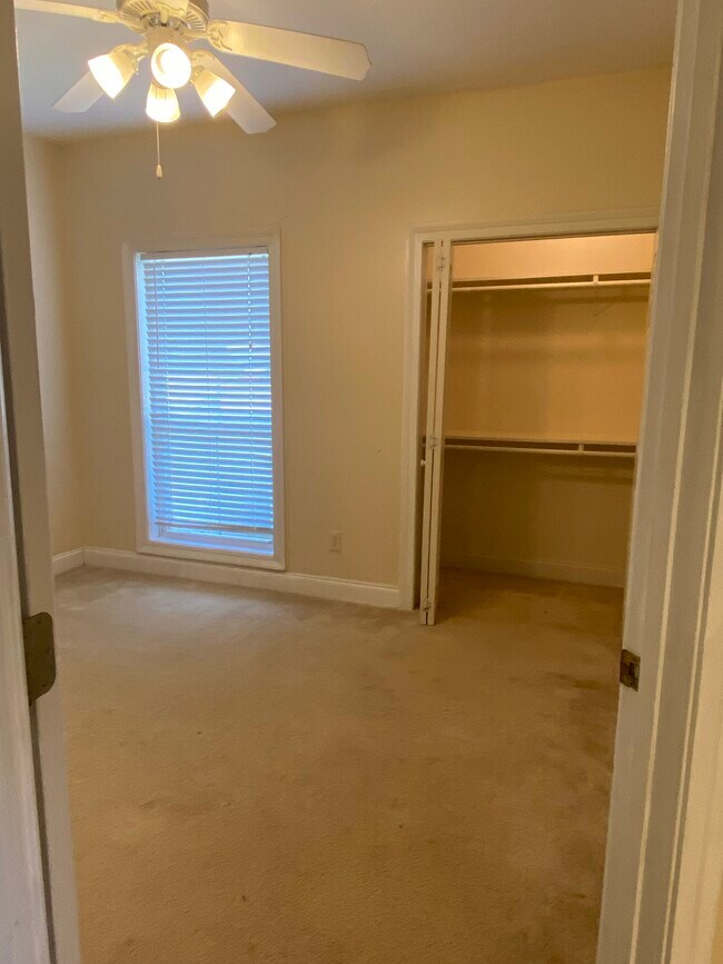 Room#2 - 308 Thatcher Ln