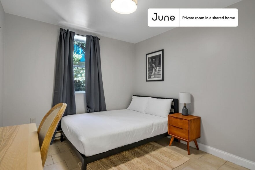 Primary Photo - Room in Shared 5 bed/2.5 bath home