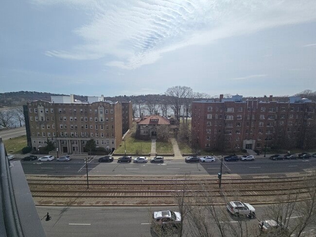 Building Photo - 1933 Commonwealth Ave