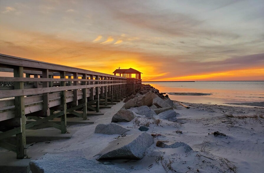 Who Wouldn't Want to Fish from This Pier! - Kiptopeke Studios