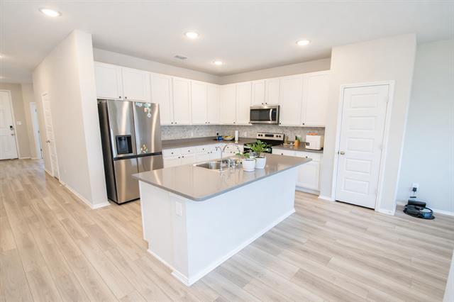 Building Photo - 7800 Gangway Dr