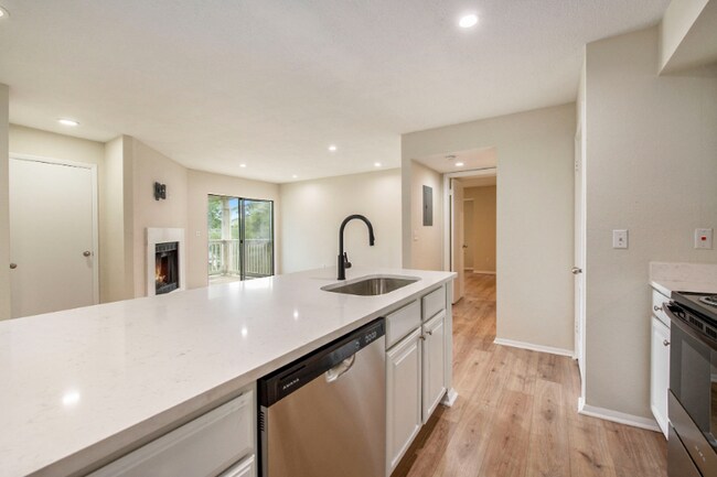 Building Photo - 1481 Center St Ext