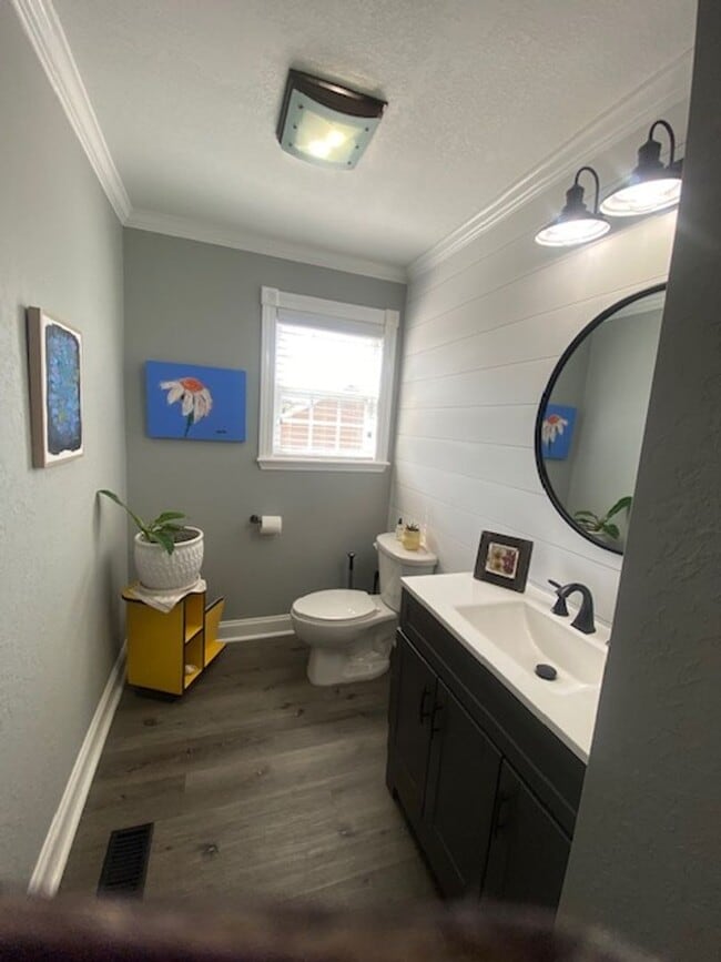 Building Photo - Loudon 37774 - 3 bedroom, 2.5 bath home - ...