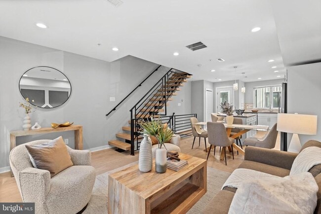 Building Photo - 815 Perkiomen St