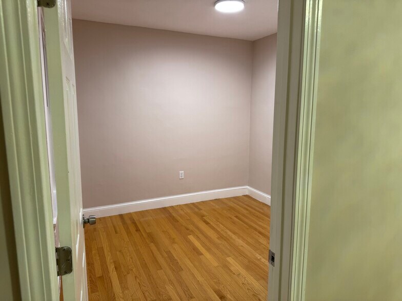 Building Photo - 30 Julian St