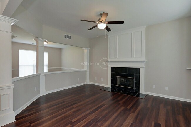 Building Photo - Beautiful 3br/2.5bth Home with Bonus Room ...