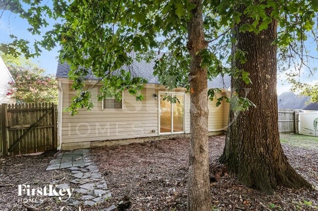 Building Photo - 3380 Chadbury Dr NW