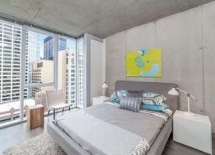 Building Photo - 215 W Lake St