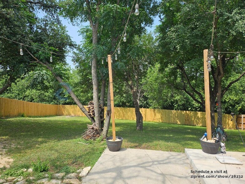 Building Photo - 9830 Sugarloaf Dr