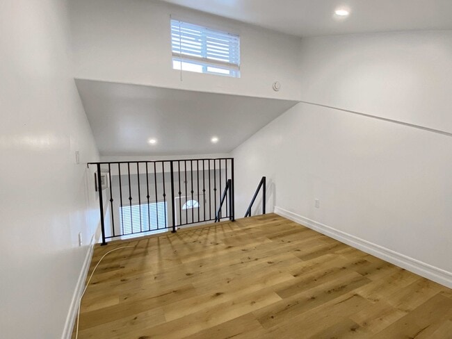 Building Photo - 3009 Vancouver Ave