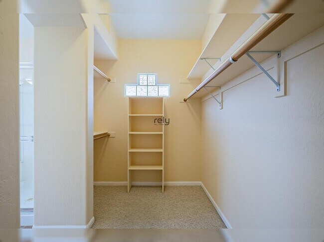 Building Photo - 4605 N Clear Creek Dr
