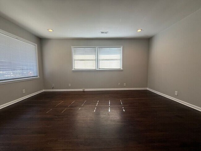 Building Photo - 3 Bedroom in East Nashville!