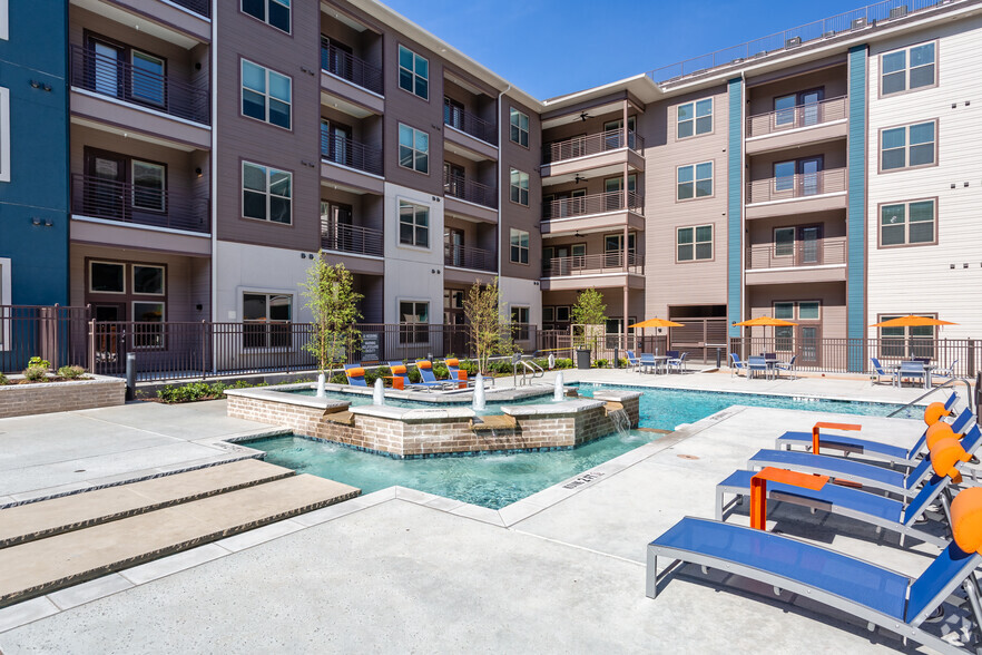 Alma Hub 121 - 7201 Henneman Way McKinney TX 75070 | Apartment Finder